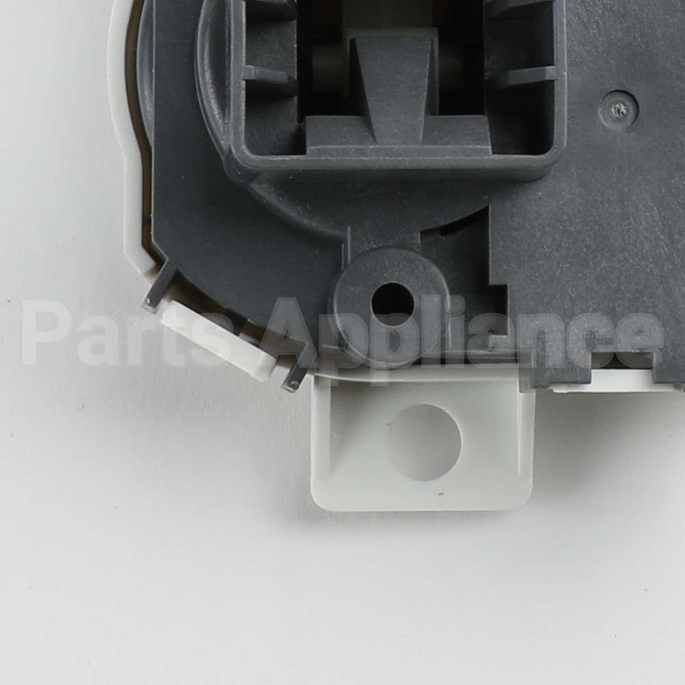 137431200 Frigidaire Lock