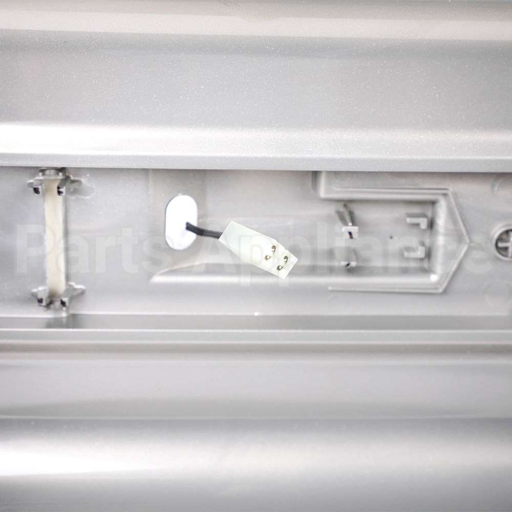 5304530758 Frigidaire Door Assembly